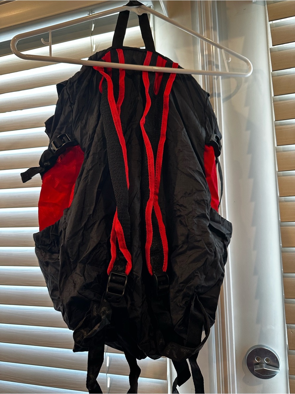 TYR packable backpack - Picture 3 of 3